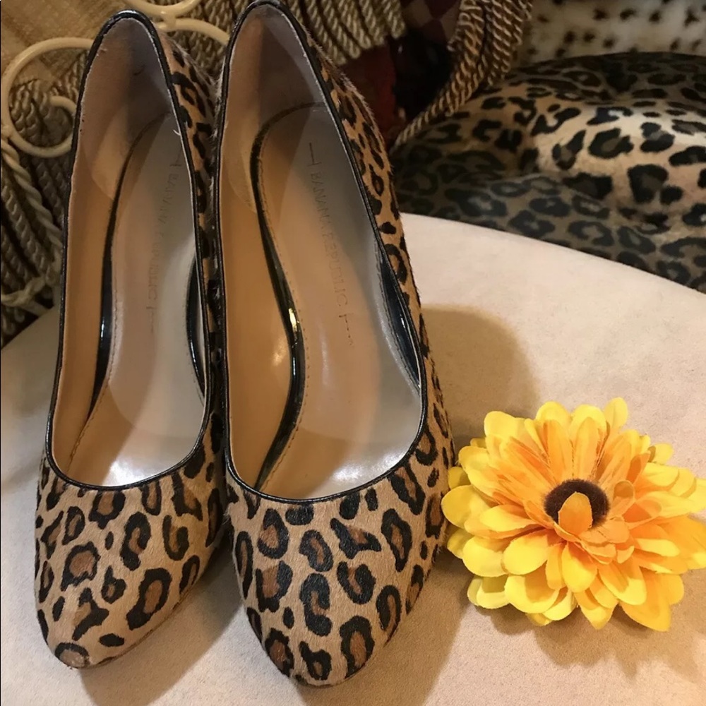 Banana Republic Calf Skin Animal Print wedges 7